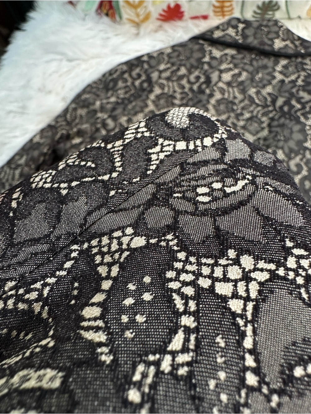Bisou Bisou • Y2K Vintage Lace Long Line Tailored Jacket - Picture 3 of 16